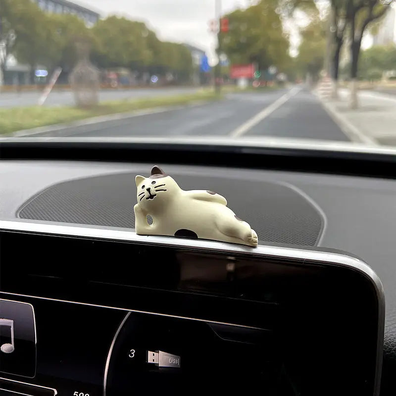 Cute Healing Kitten Ornaments For Car Dashboard Resin Cat Figure Car