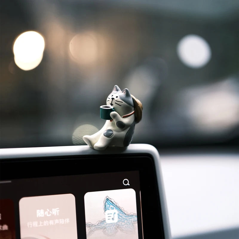 Cute Healing Kitten Ornaments For Car Dashboard Resin Cat Figure Car